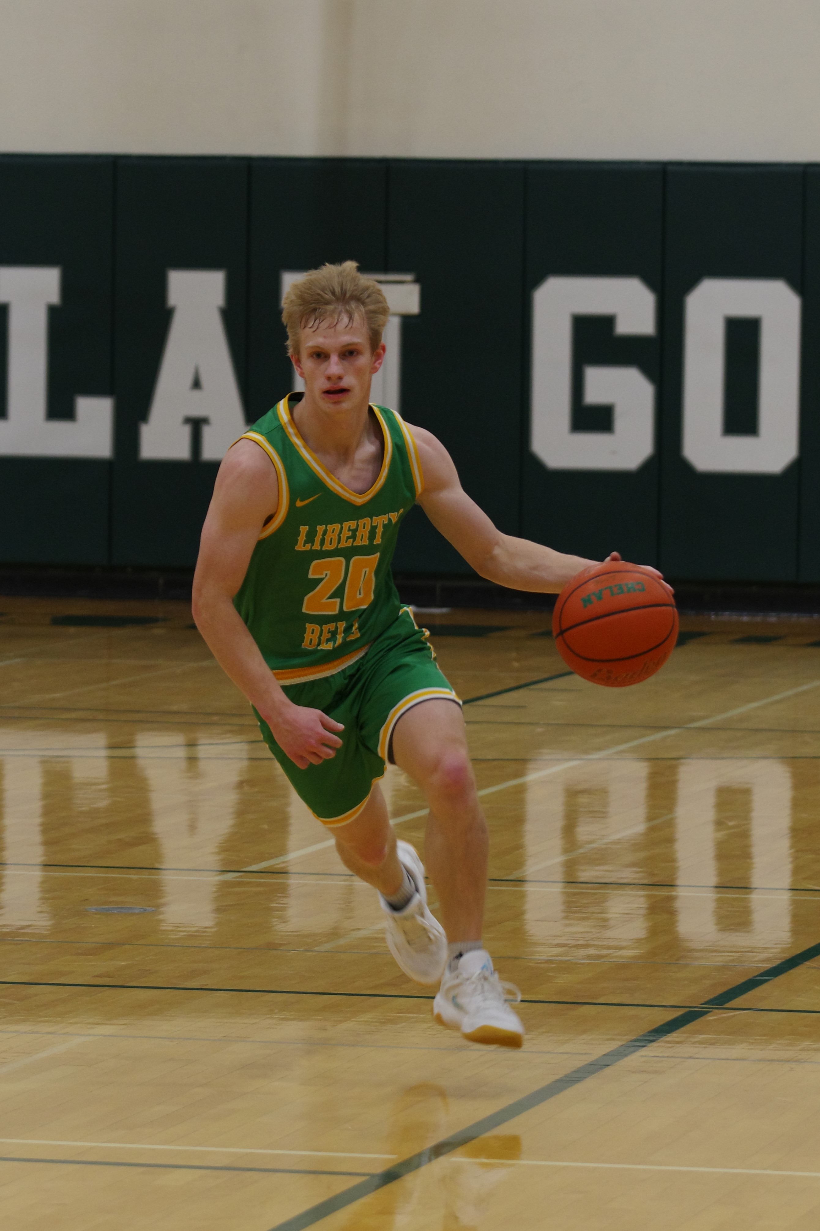 Thomson tears down the court